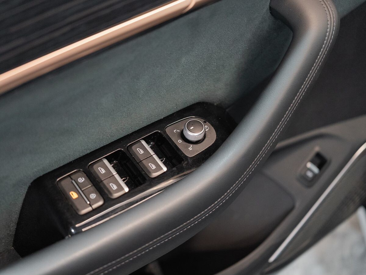 Geely Monjaro 2022 - фото автомобиля