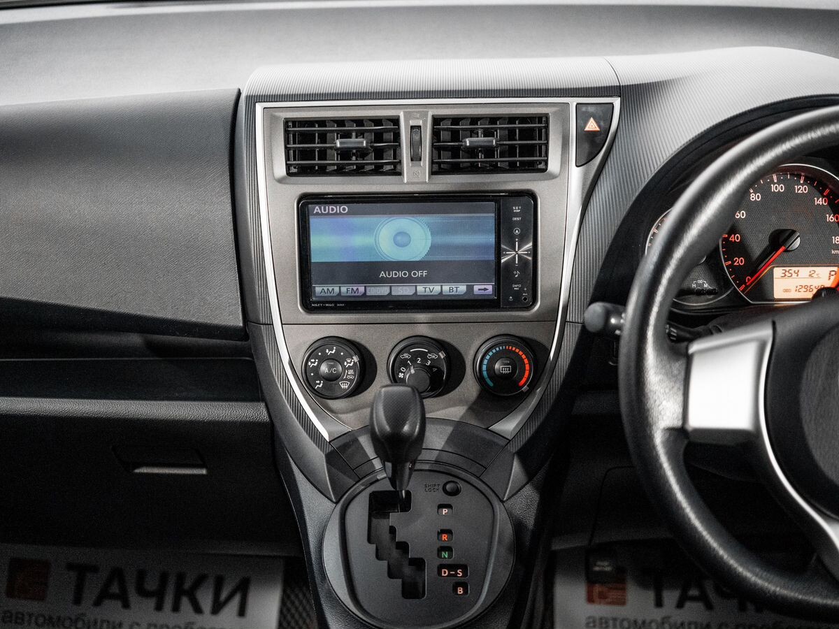 Toyota Ractis 2011 - фото автомобиля