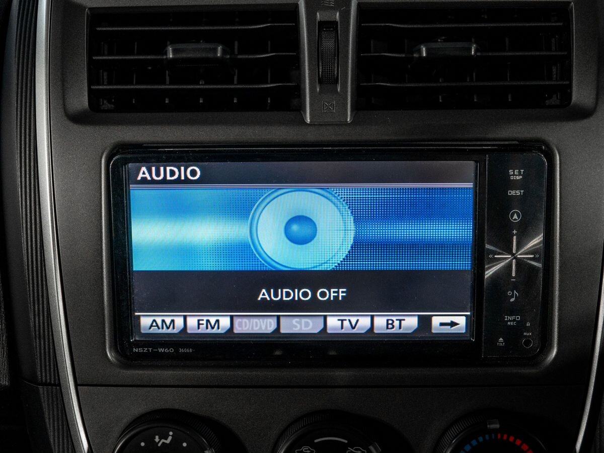 Toyota Ractis 2011 - фото автомобиля