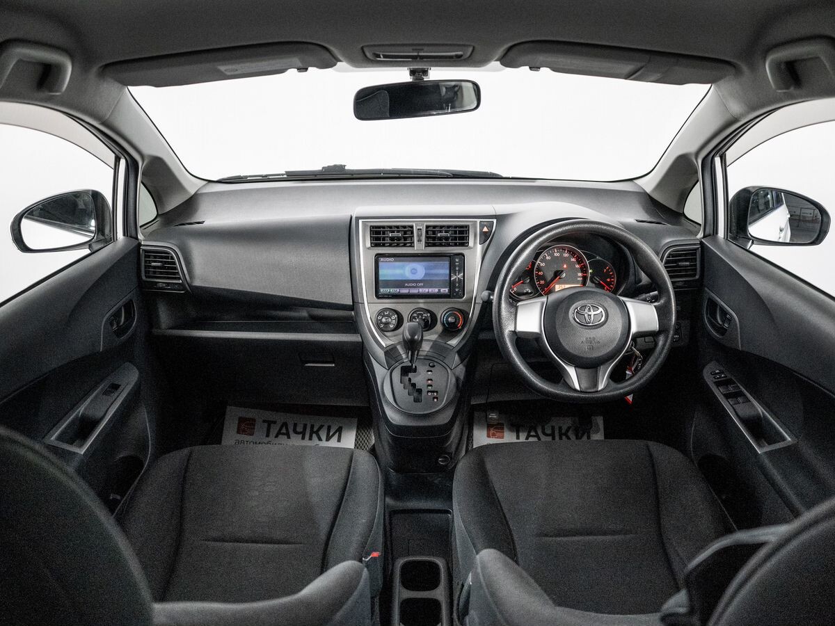 Toyota Ractis 2011 - фото автомобиля