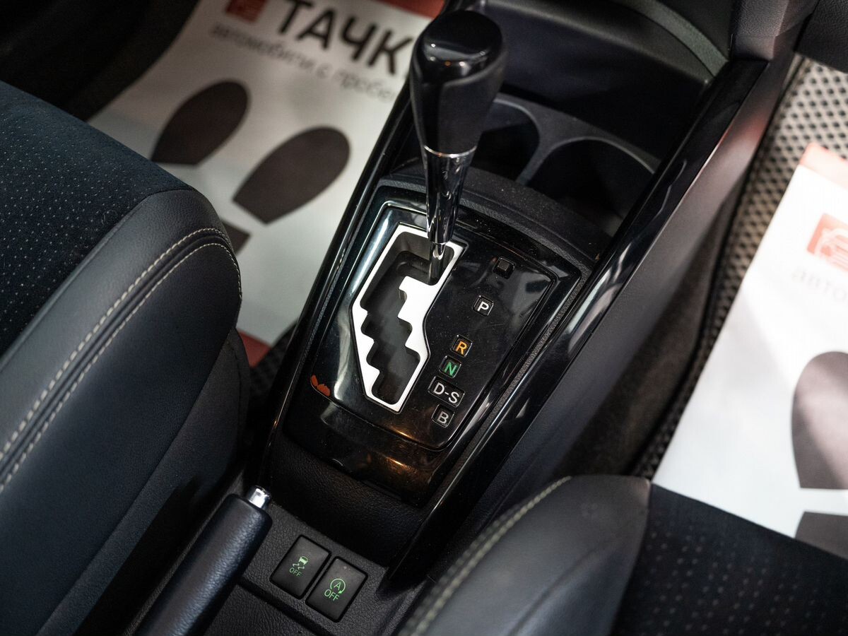 Toyota Corolla Fielder 2014 - фото автомобиля