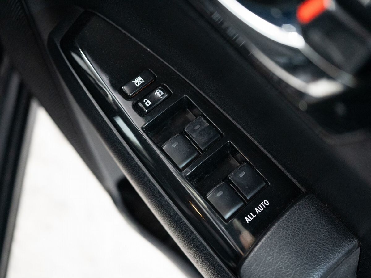 Toyota Corolla Fielder 2014 - фото автомобиля