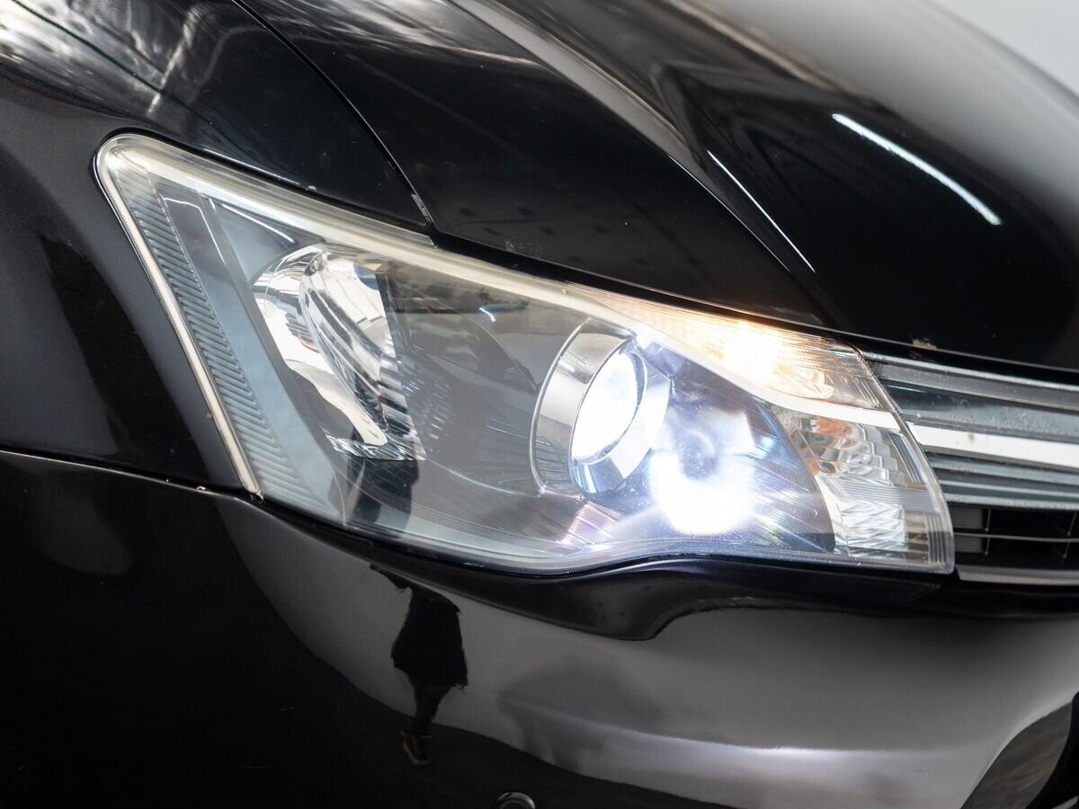 Toyota Corolla Fielder 2014 - фото автомобиля