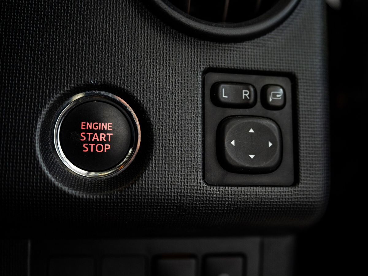 Toyota Spade 2018 - фото автомобиля