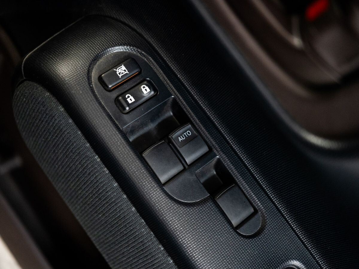 Toyota Spade 2018 - фото автомобиля