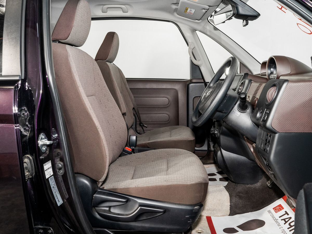 Toyota Spade 2018 - фото автомобиля