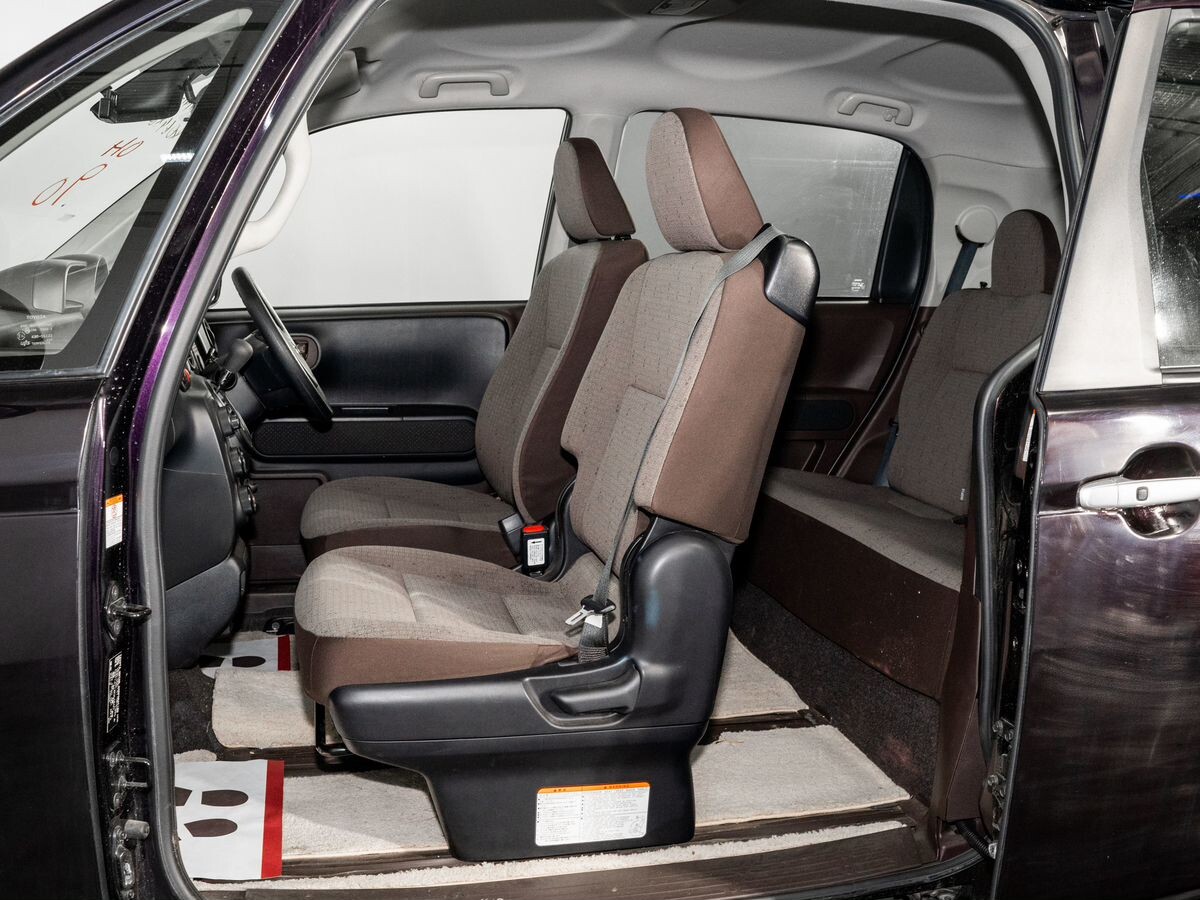 Toyota Spade 2018 - фото автомобиля