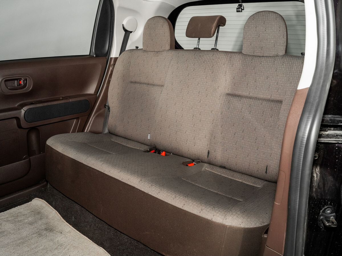 Toyota Spade 2018 - фото автомобиля