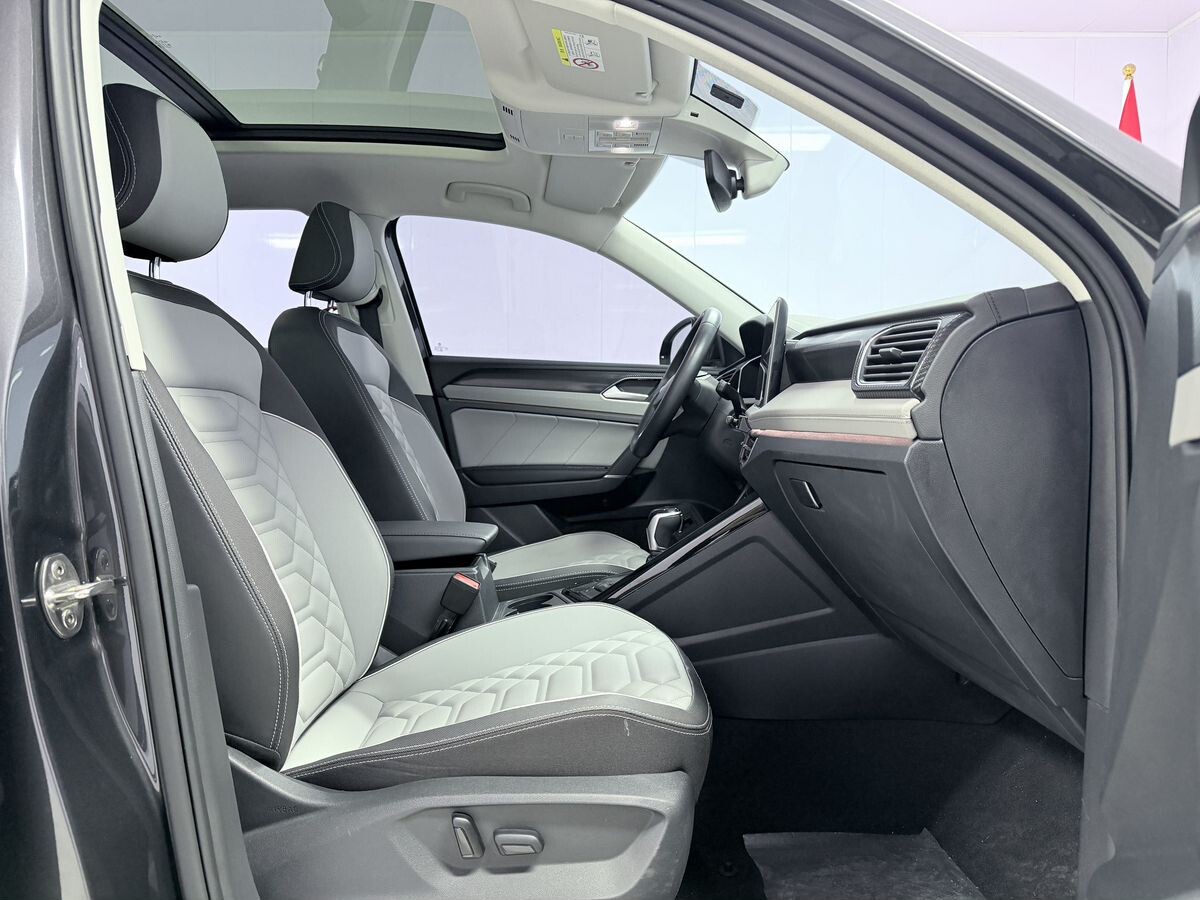 Volkswagen Tayron 2022 - фото автомобиля