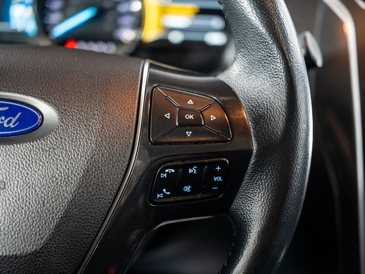 Ford Explorer 2017 - фото автомобиля