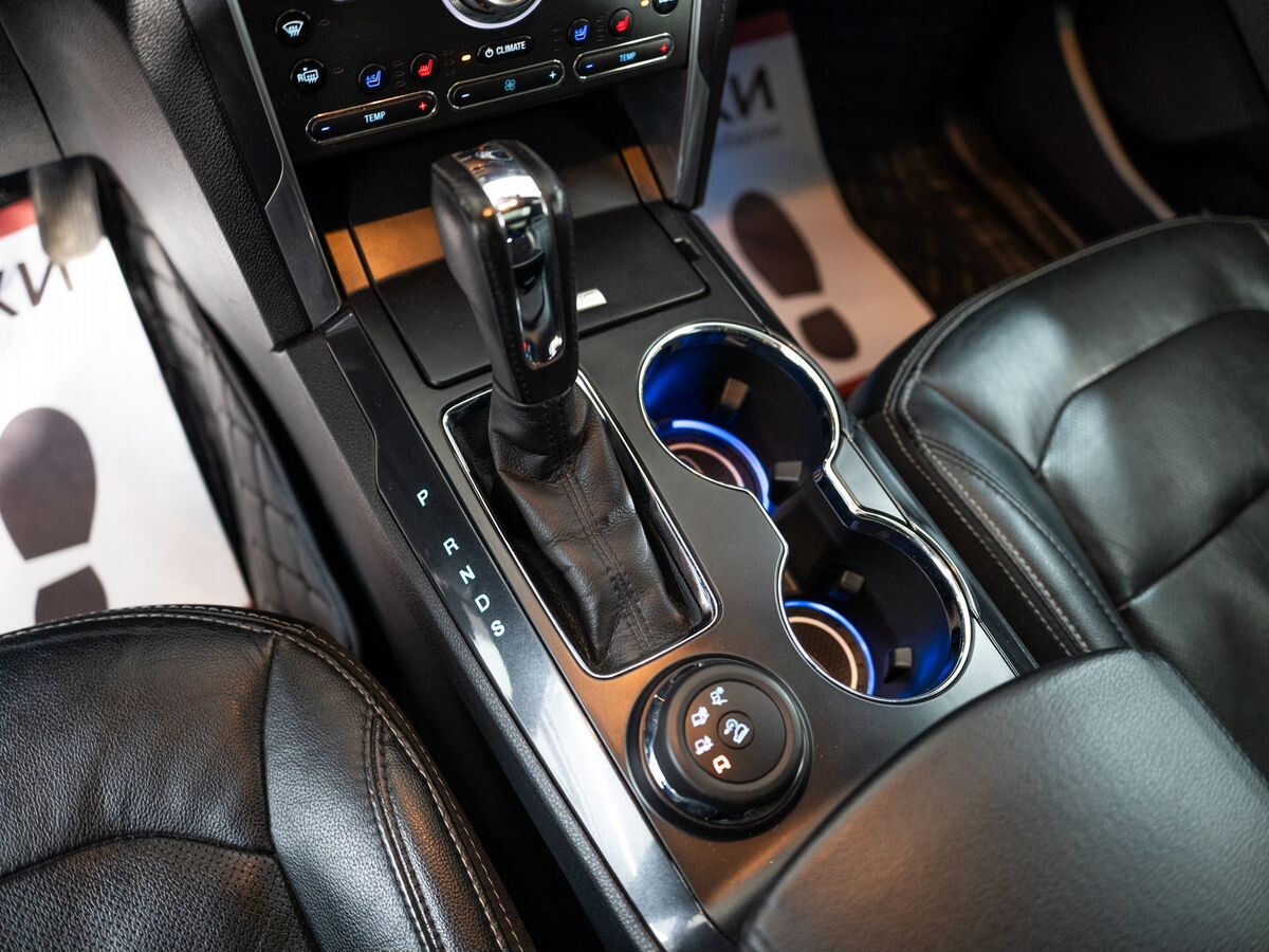 Ford Explorer 2017 - фото автомобиля