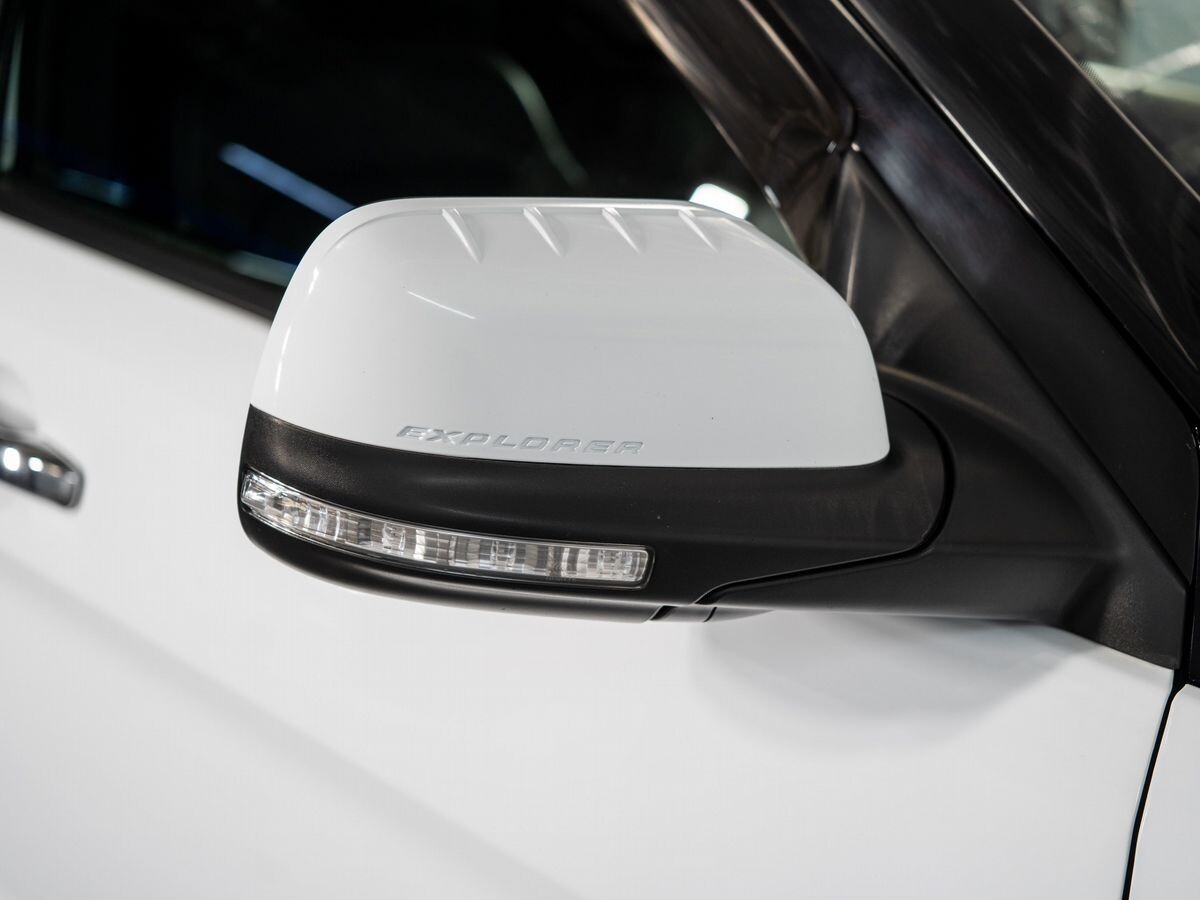 Ford Explorer 2017 - фото автомобиля