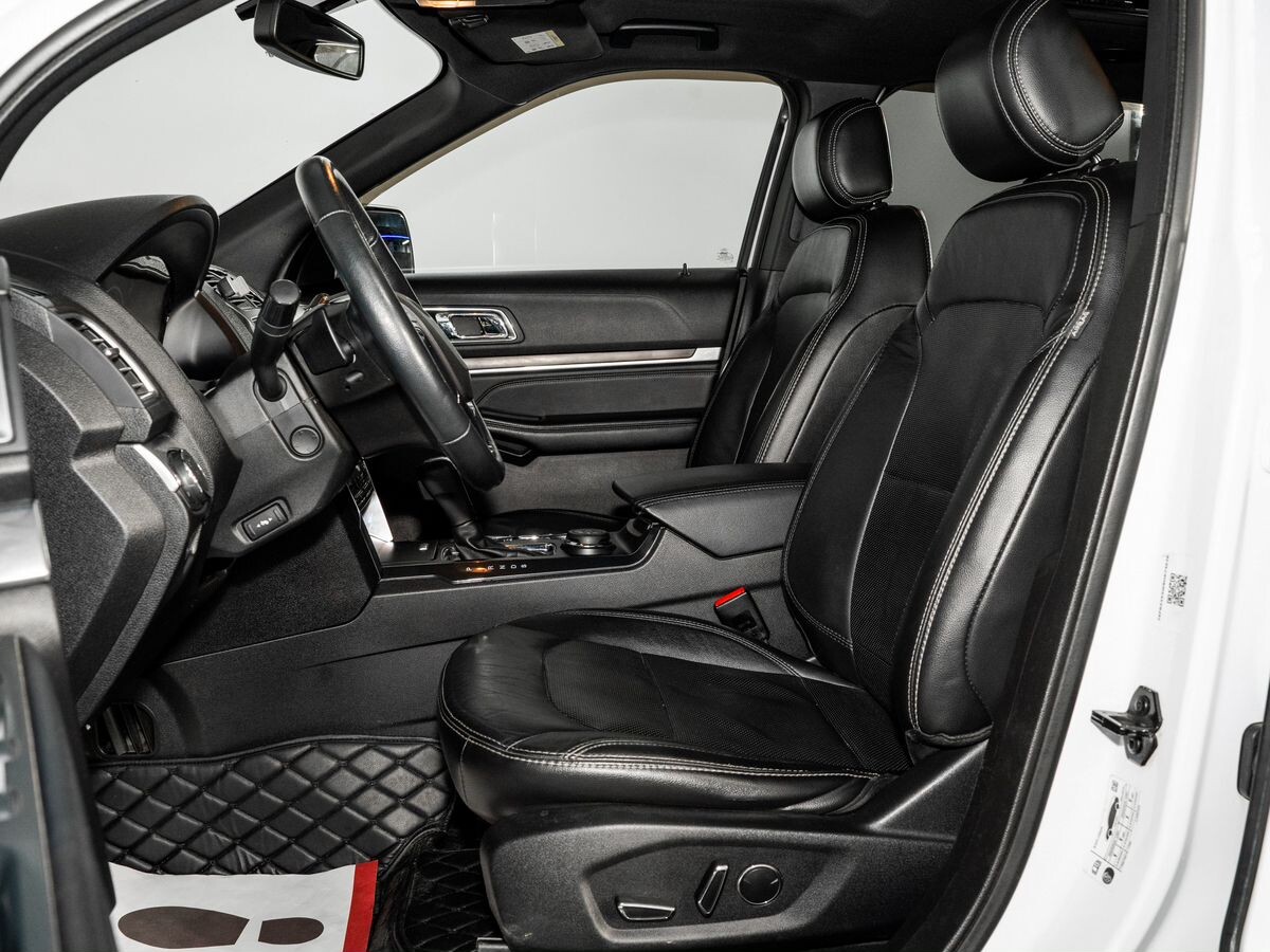 Ford Explorer 2017 - фото автомобиля