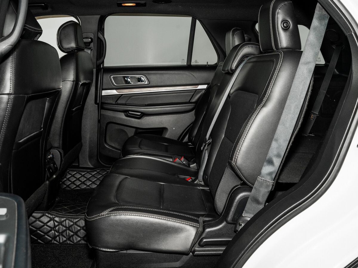 Ford Explorer 2017 - фото автомобиля