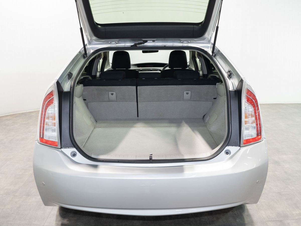 Toyota Prius 2012 - фото автомобиля