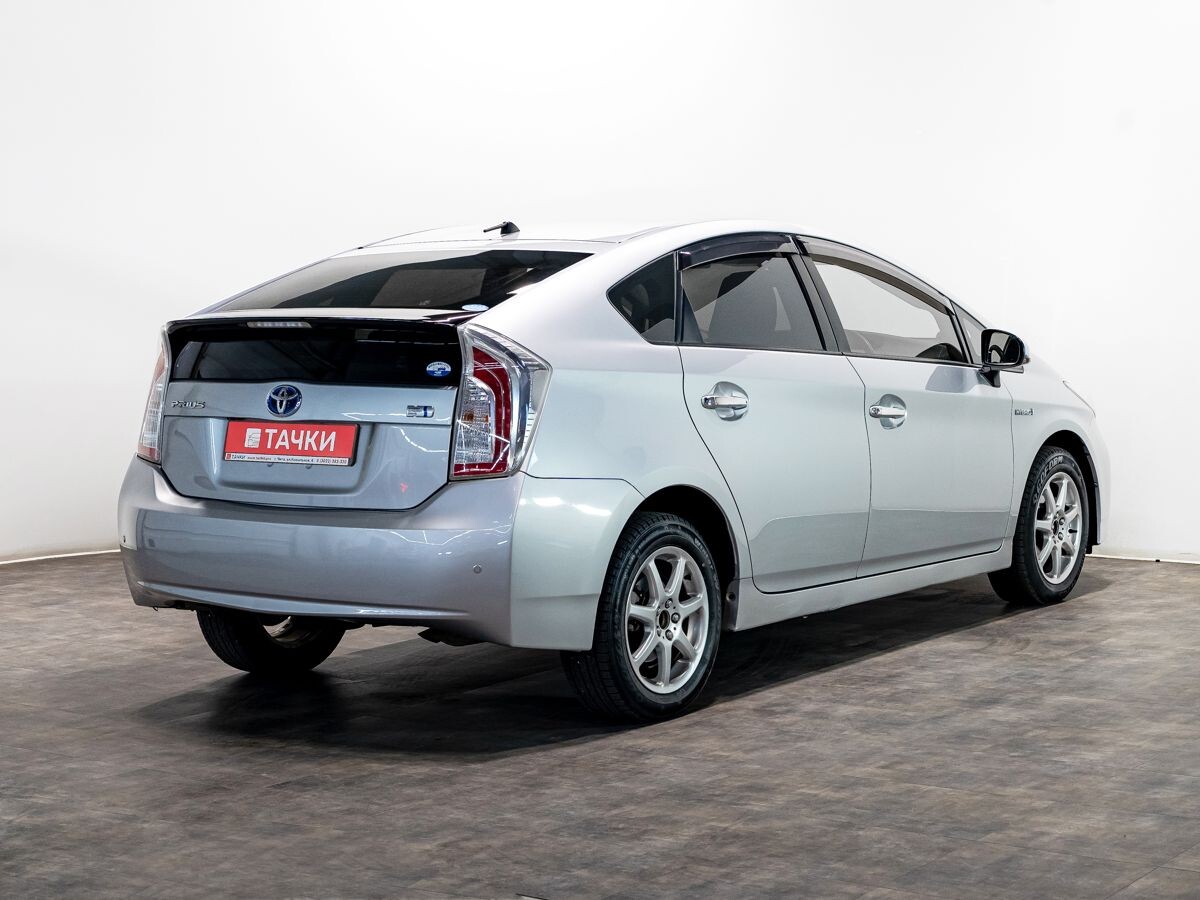 Toyota Prius 2012 - фото автомобиля