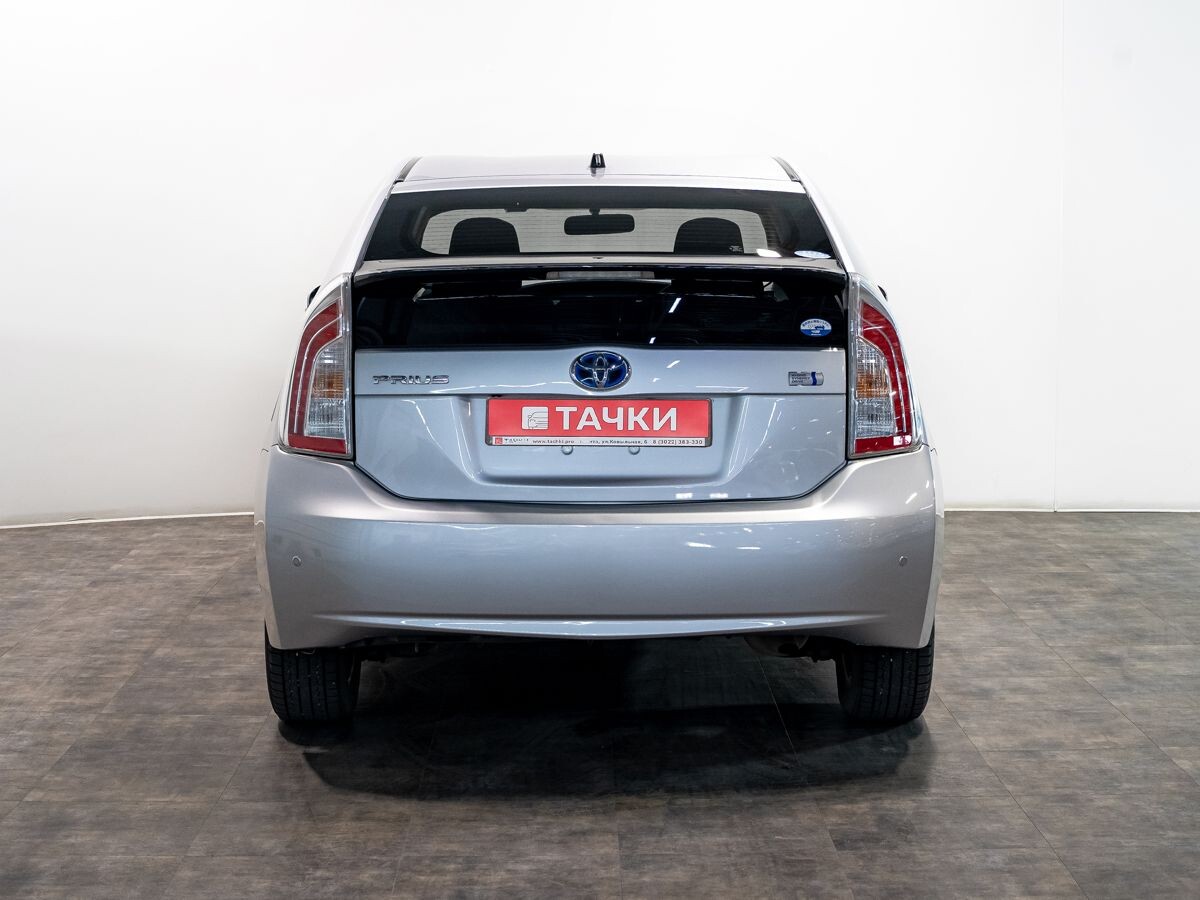 Toyota Prius 2012 - фото автомобиля