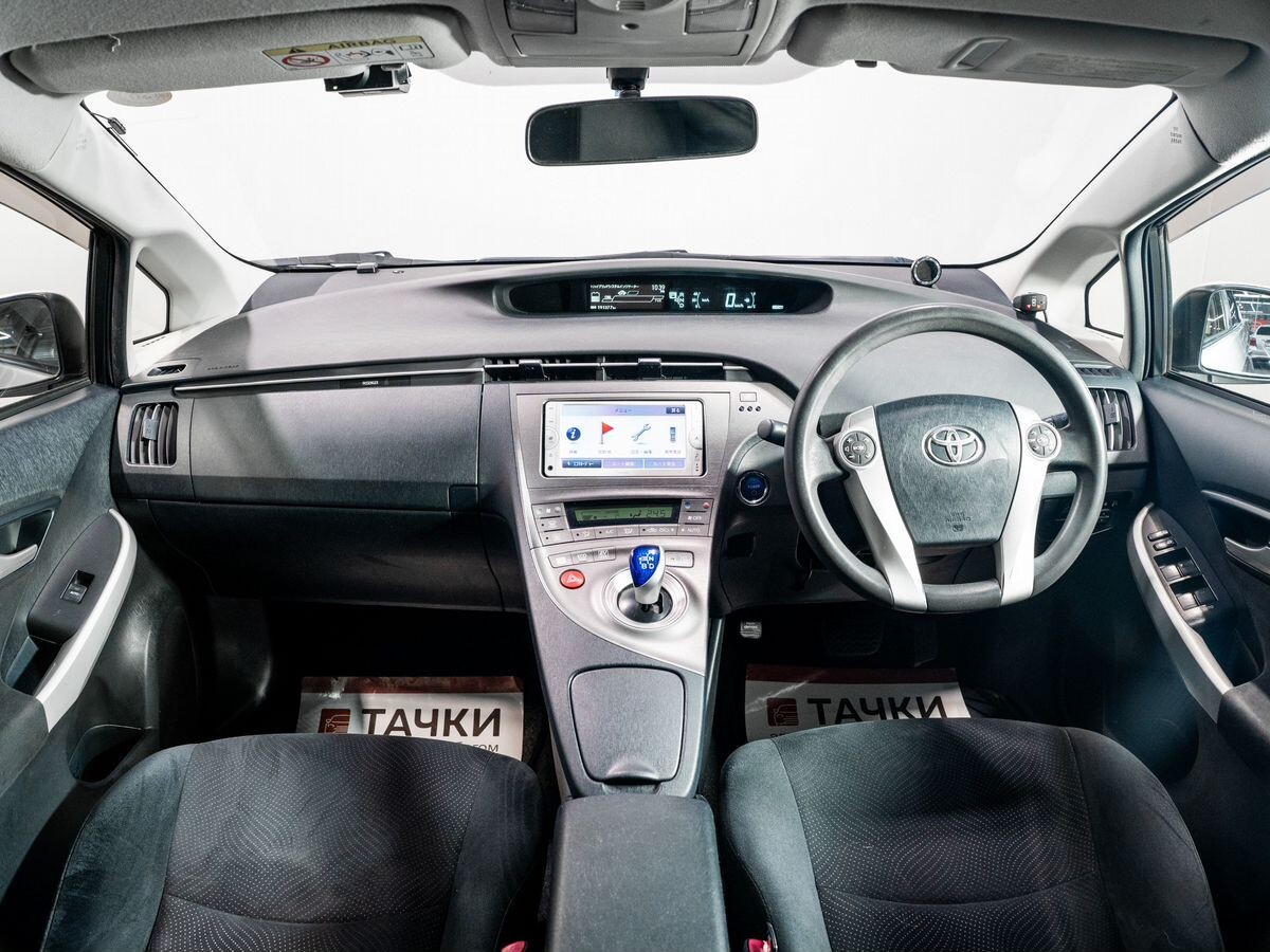 Toyota Prius 2012 - фото автомобиля