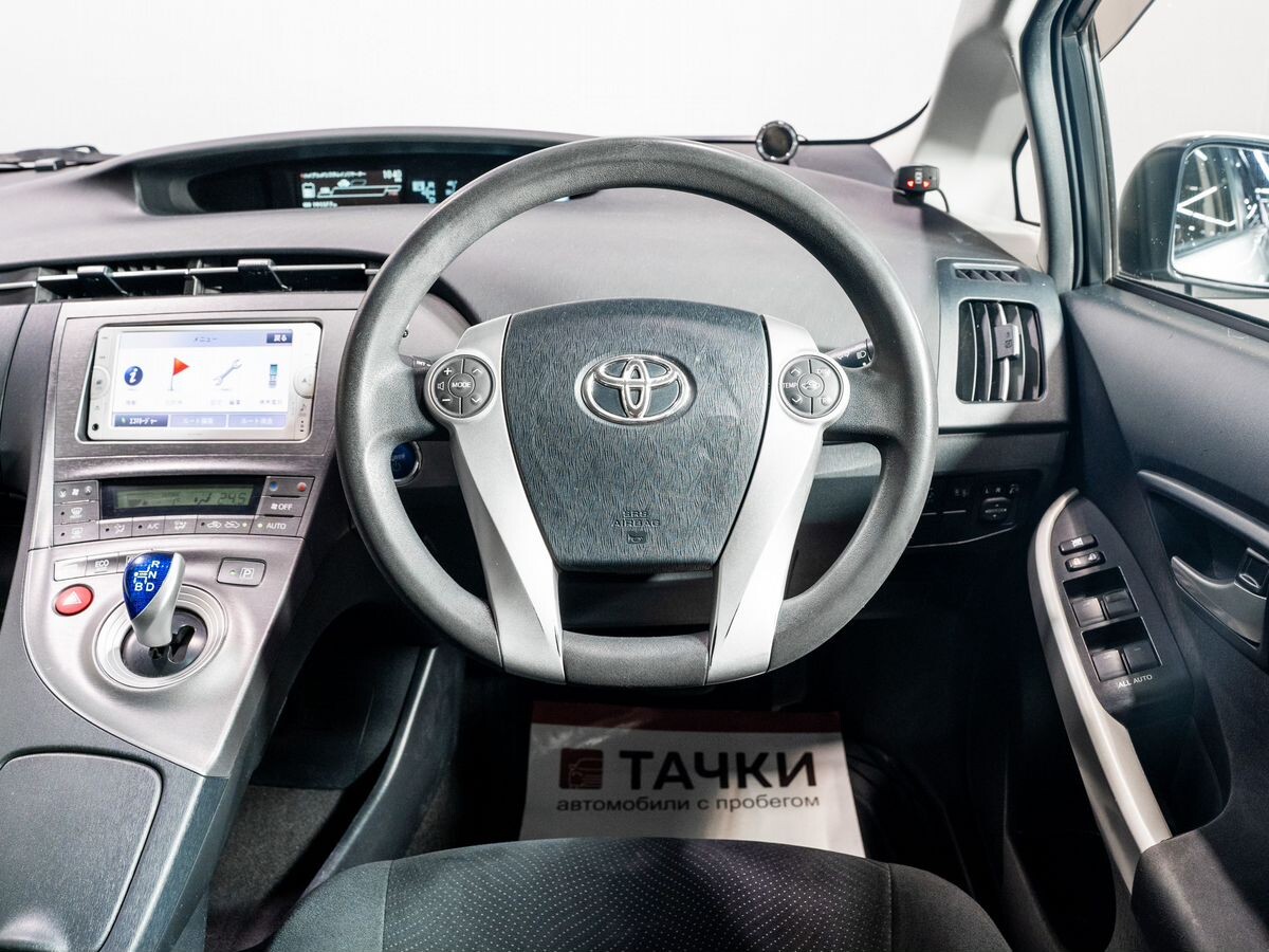 Toyota Prius 2012 - фото автомобиля