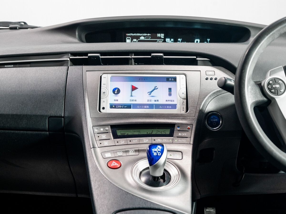 Toyota Prius 2012 - фото автомобиля