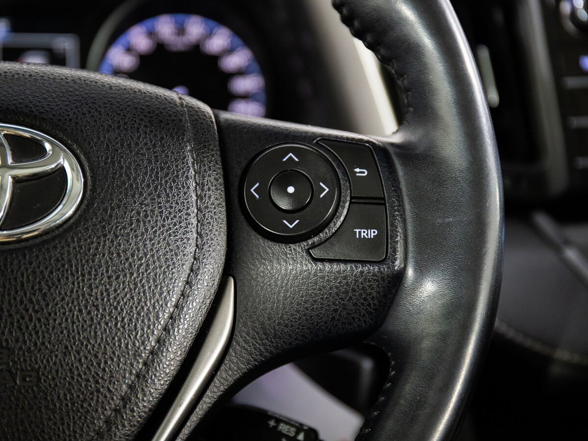 Toyota RAV4 2016 - фото автомобиля