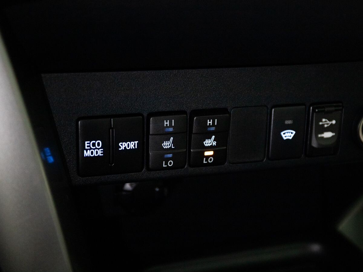 Toyota RAV4 2016 - фото автомобиля