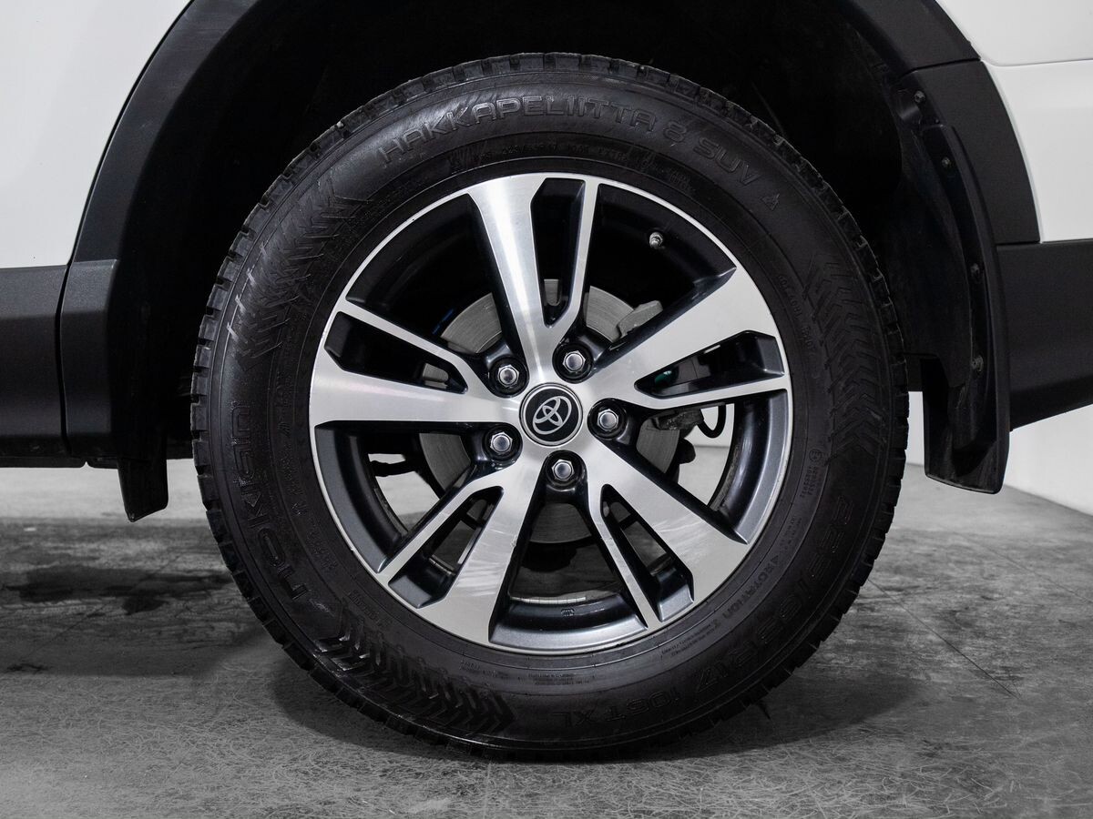 Toyota RAV4 2016 - фото автомобиля