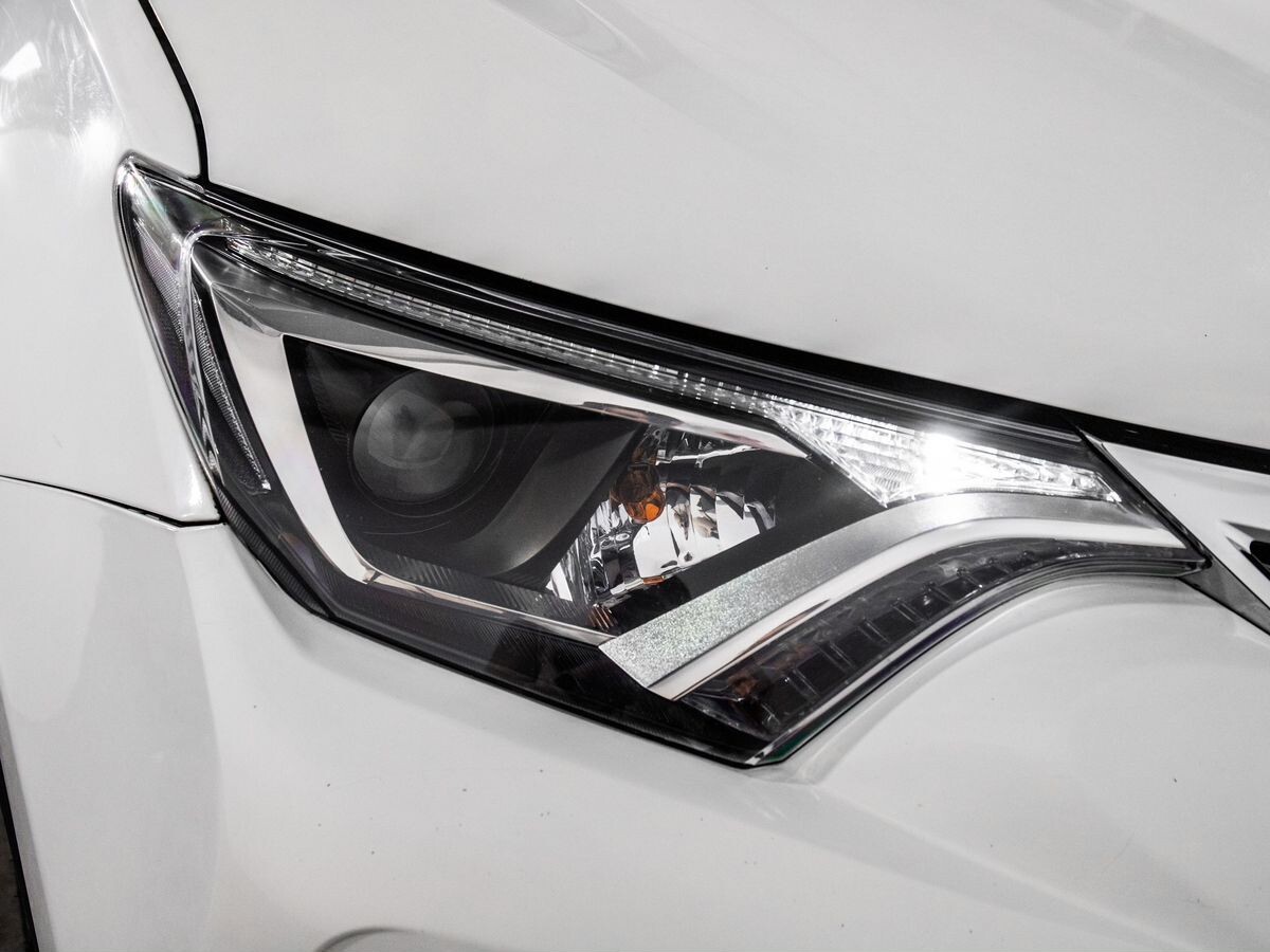 Toyota RAV4 2016 - фото автомобиля