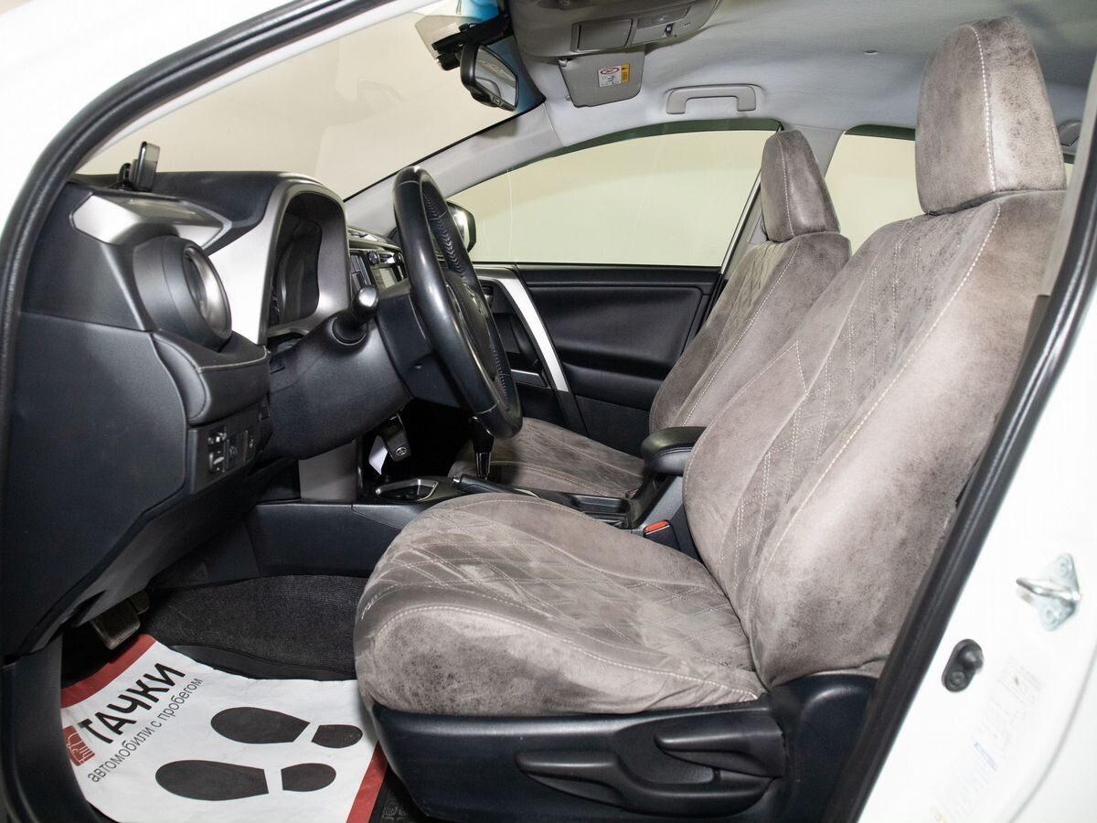 Toyota RAV4 2016 - фото автомобиля