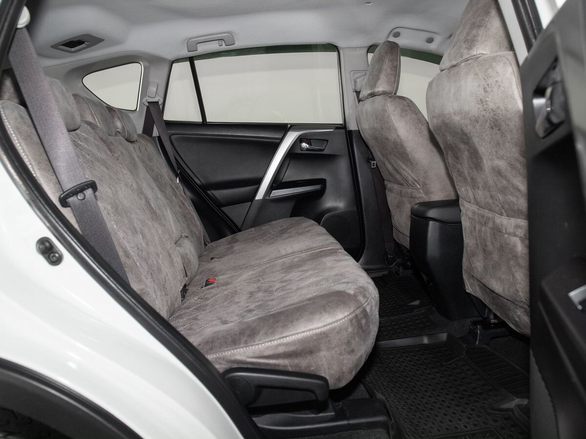 Toyota RAV4 2016 - фото автомобиля