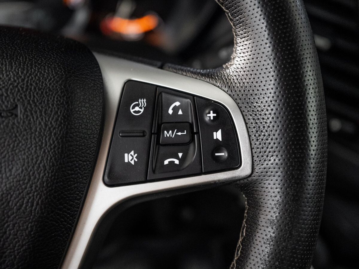 Лада Веста 2020 - фото автомобиля