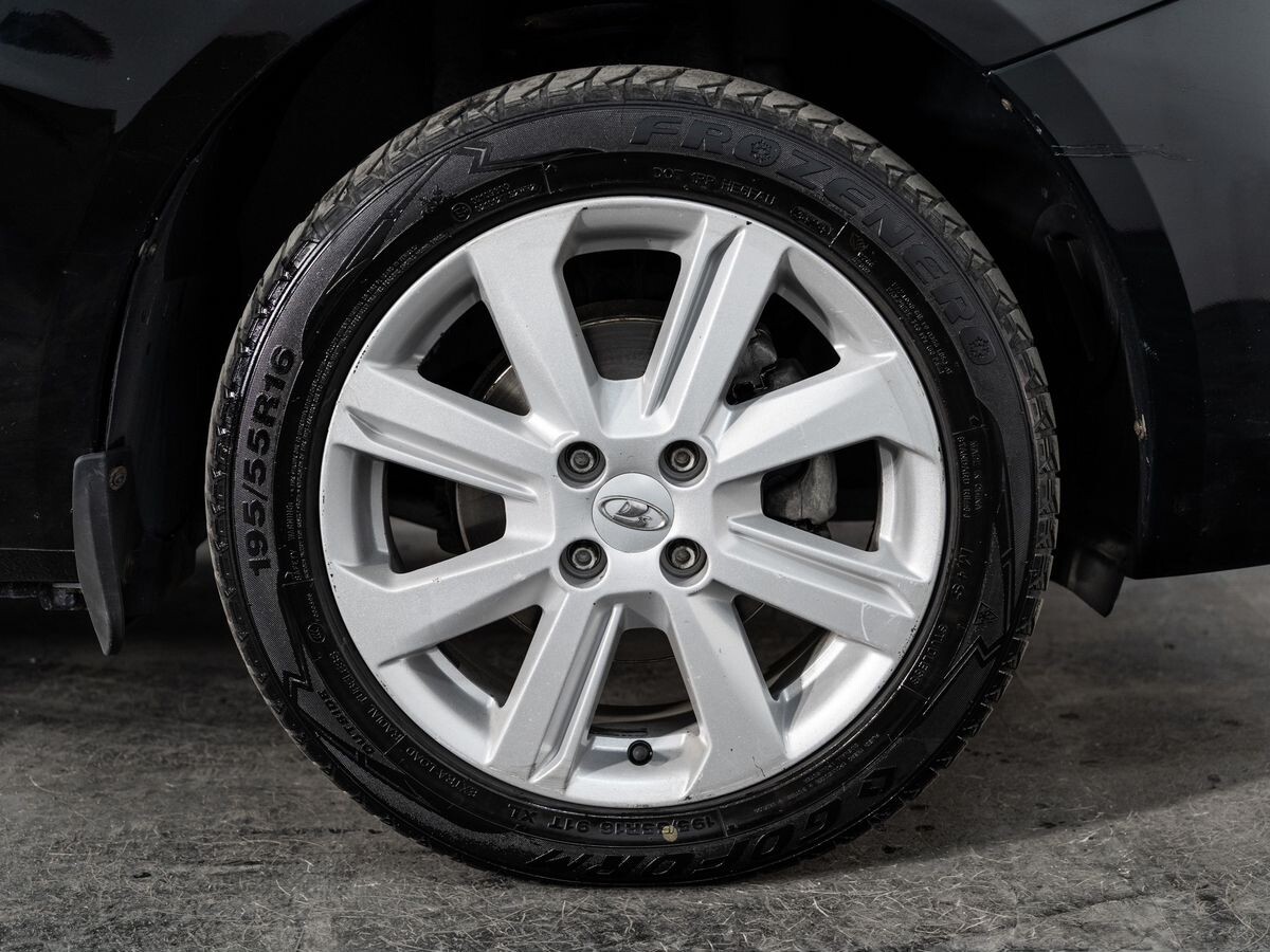 Лада Веста 2020 - фото автомобиля