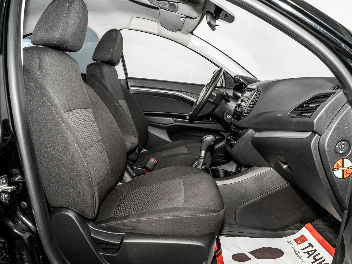 Лада Веста 2020 - фото автомобиля