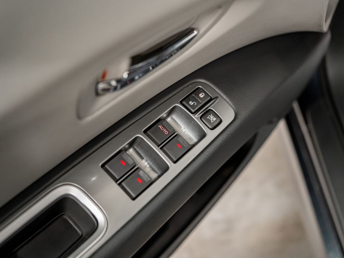 Subaru Tribeca 2011 - фото автомобиля