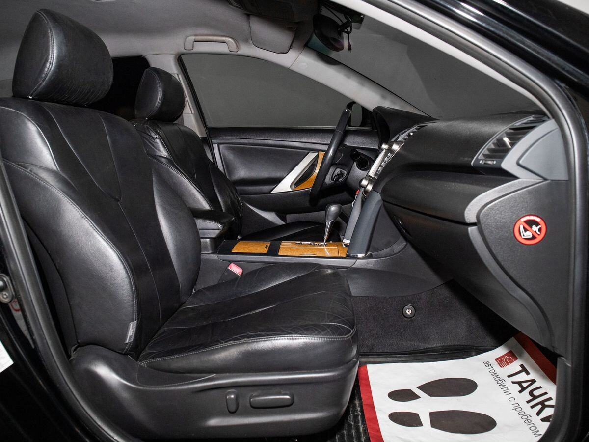 Toyota Camry 2006 - фото автомобиля