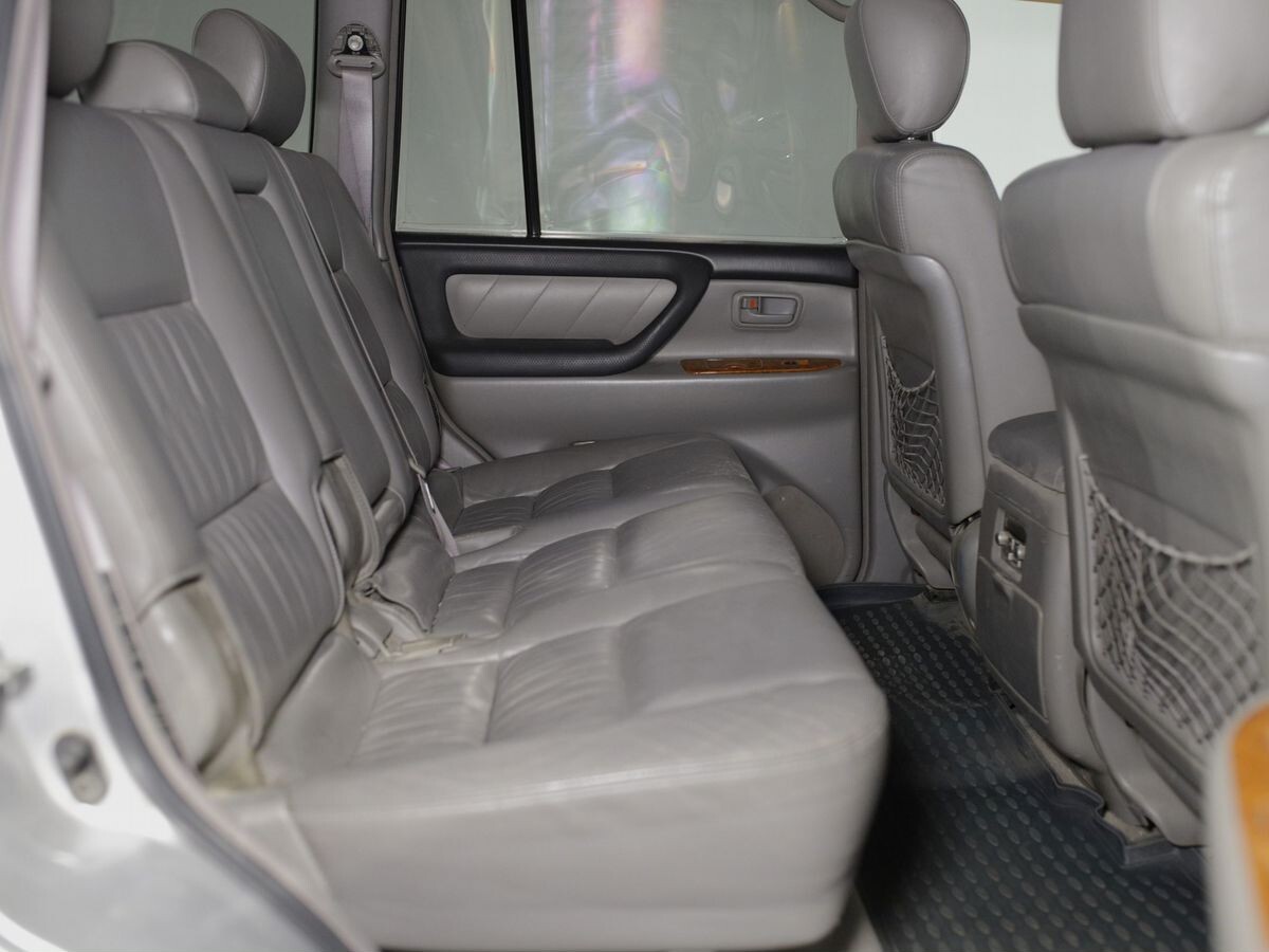 Toyota Land Cruiser 2005 - фото автомобиля