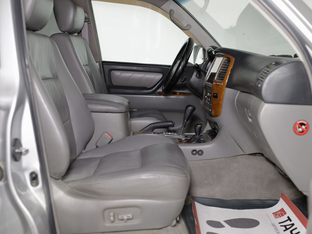 Toyota Land Cruiser 2005 - фото автомобиля