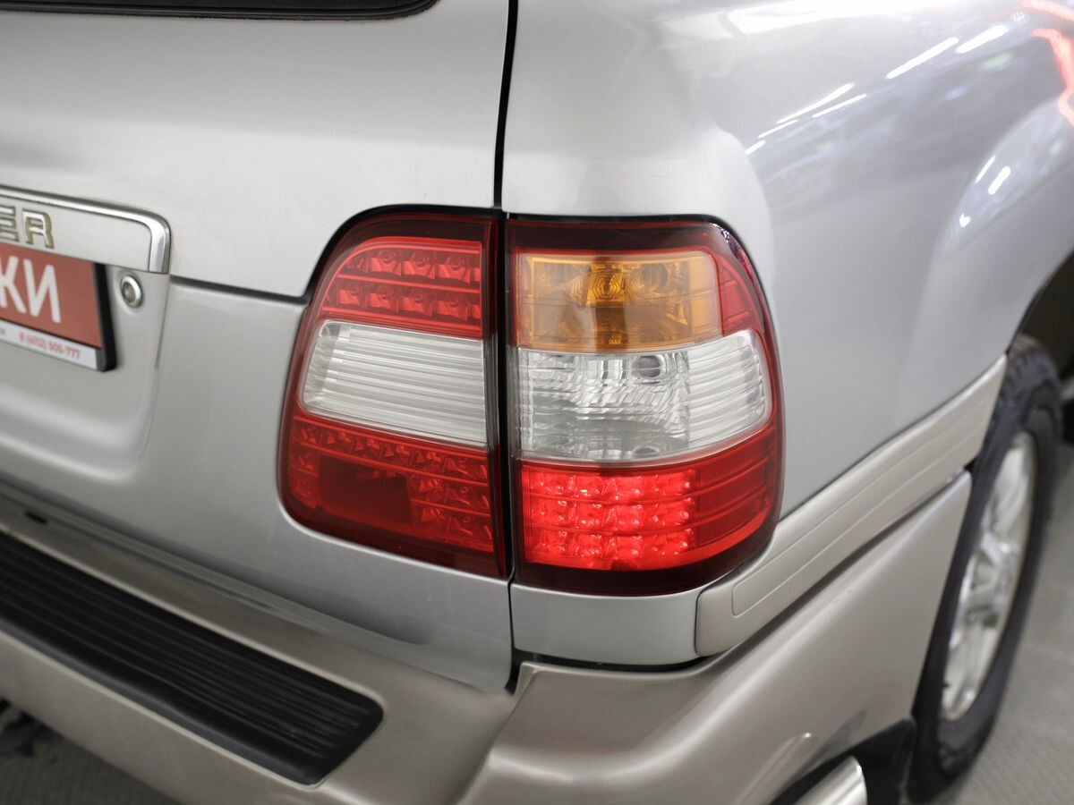 Toyota Land Cruiser 2005 - фото автомобиля