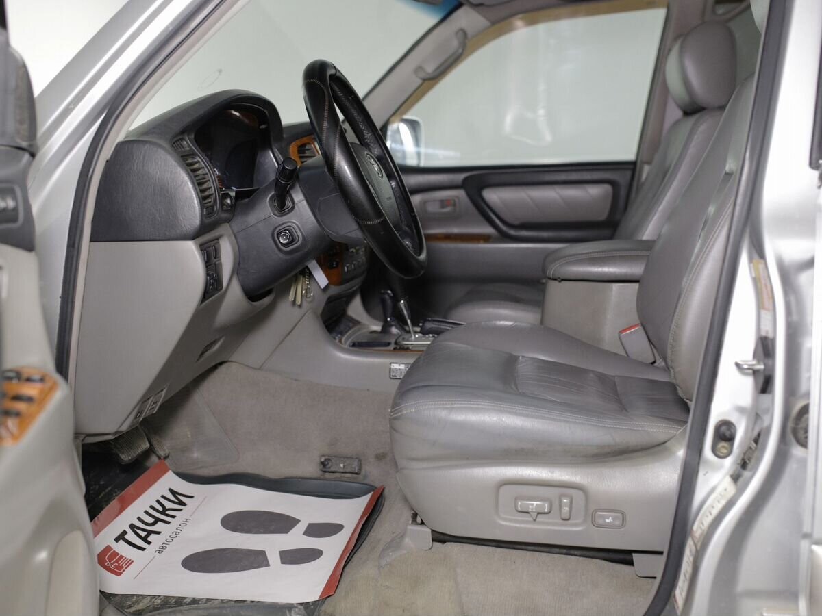 Toyota Land Cruiser 2005 - фото автомобиля