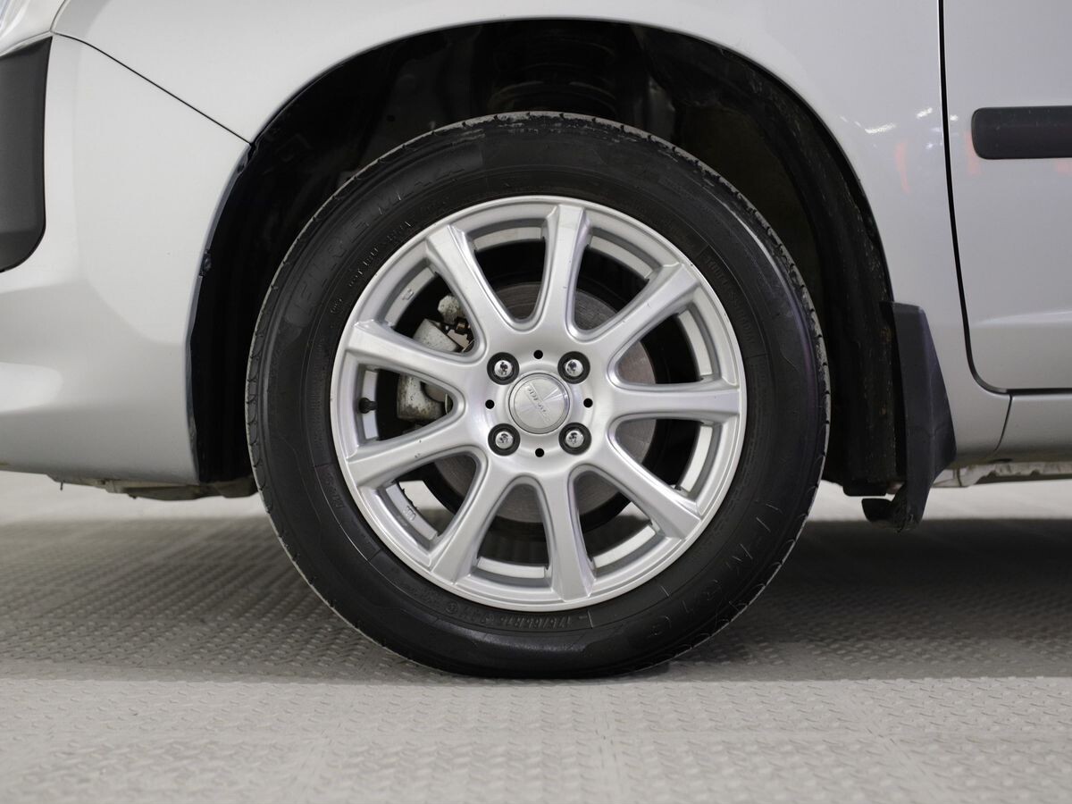 Toyota Succeed 2020 - фото автомобиля