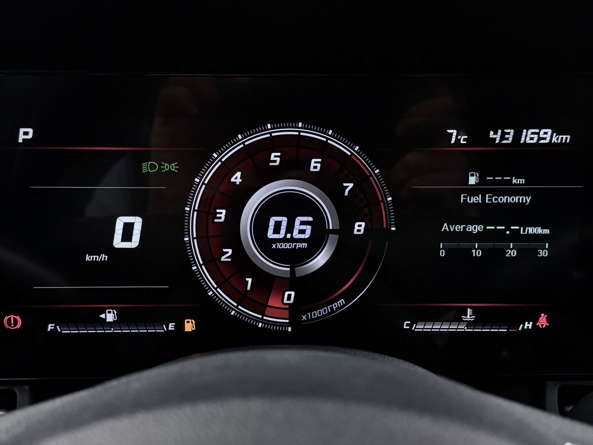 Hyundai Elantra 2022 - фото автомобиля