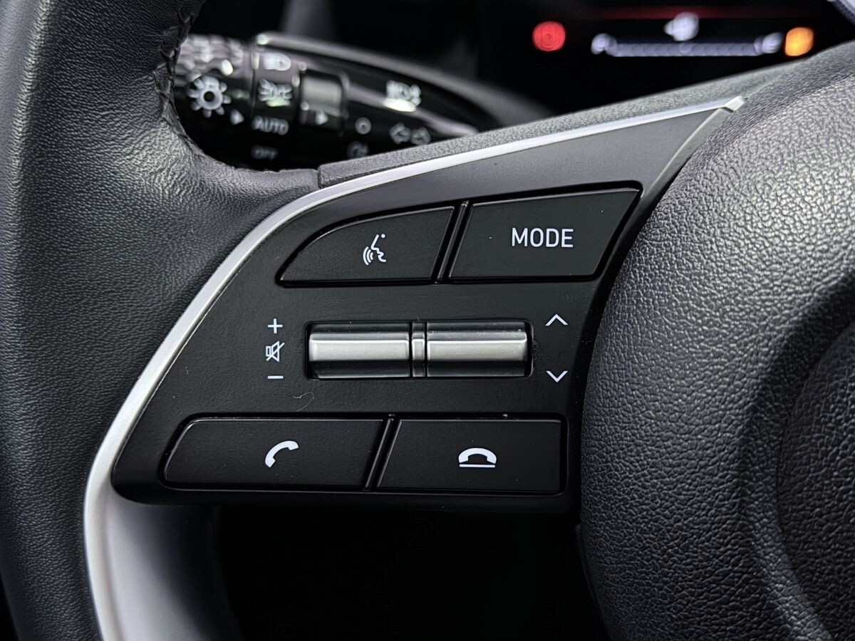 Hyundai Elantra 2022 - фото автомобиля