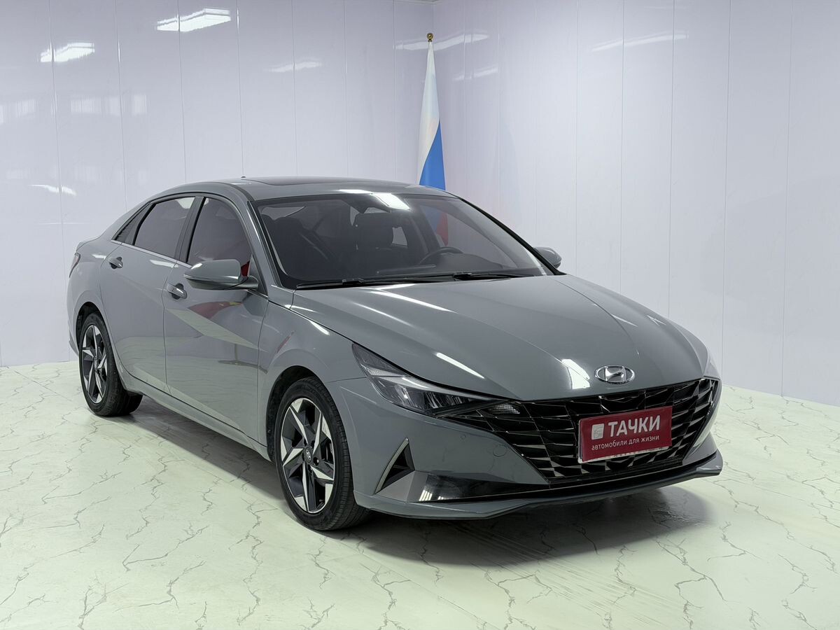Hyundai Elantra 2022 - фото автомобиля