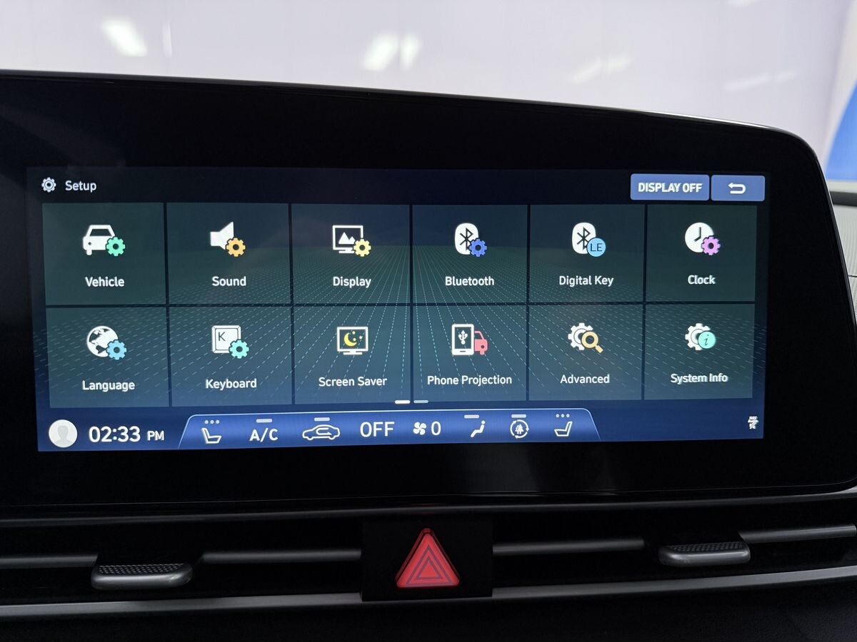 Hyundai Elantra 2022 - фото автомобиля