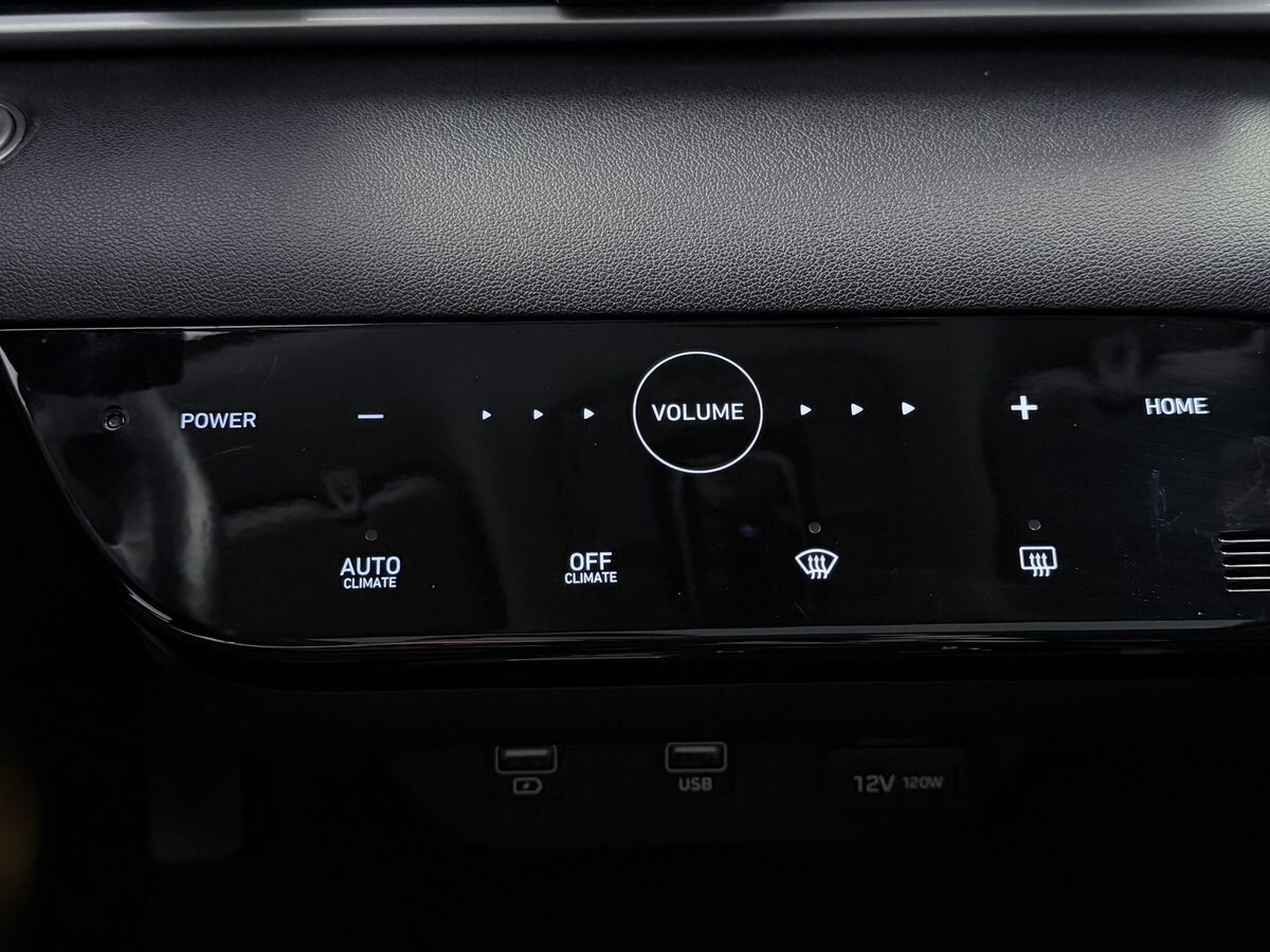 Hyundai Elantra 2022 - фото автомобиля