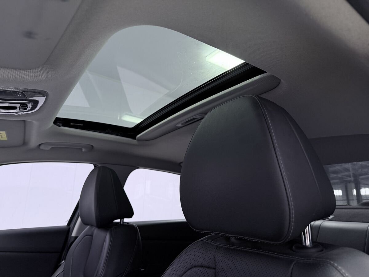 Hyundai Elantra 2022 - фото автомобиля