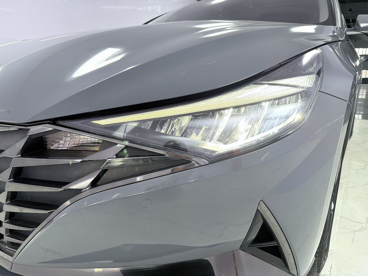 Hyundai Elantra 2022 - фото автомобиля