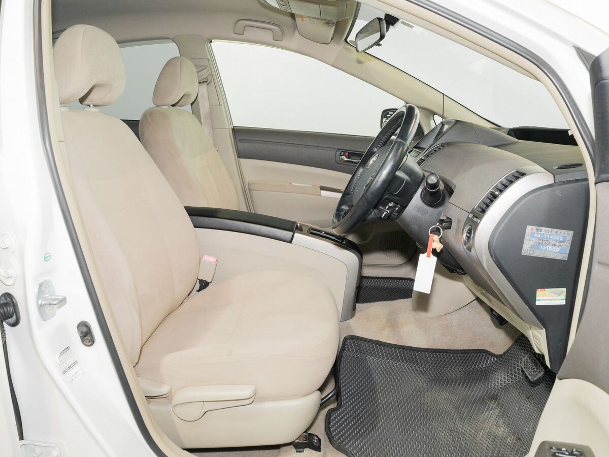 Toyota Prius 2008 - фото автомобиля