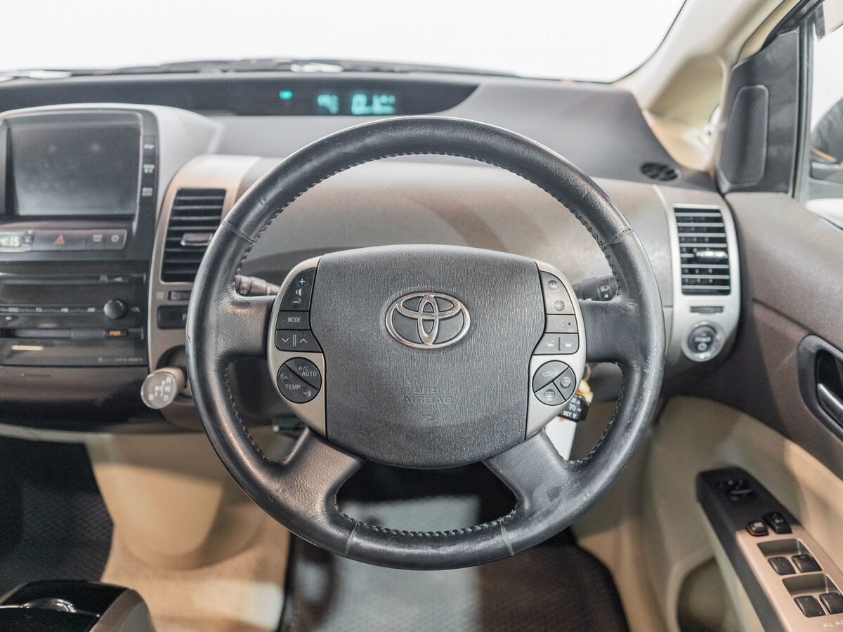 Toyota Prius 2008 - фото автомобиля