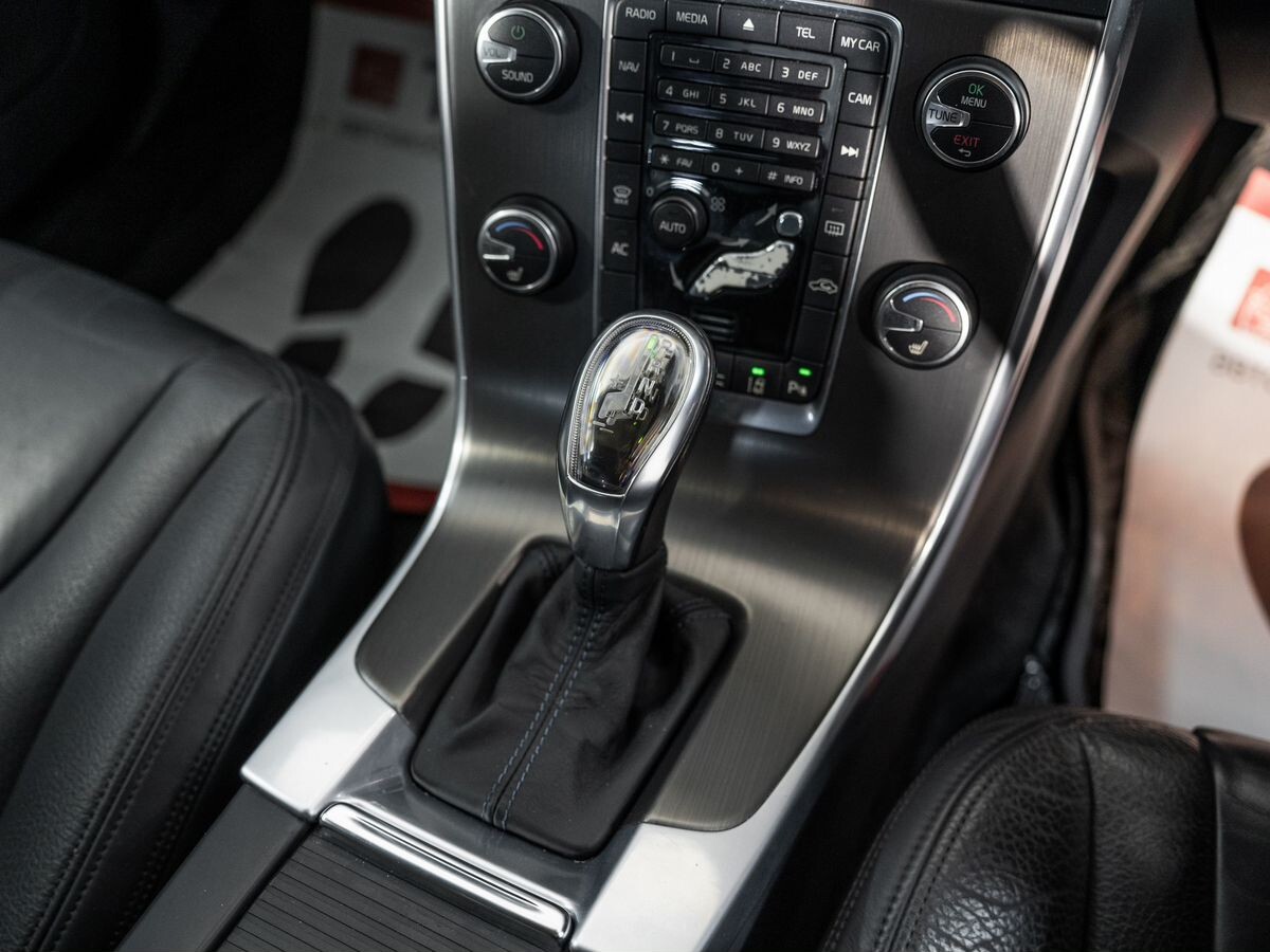 Volvo S60 2012 - фото автомобиля